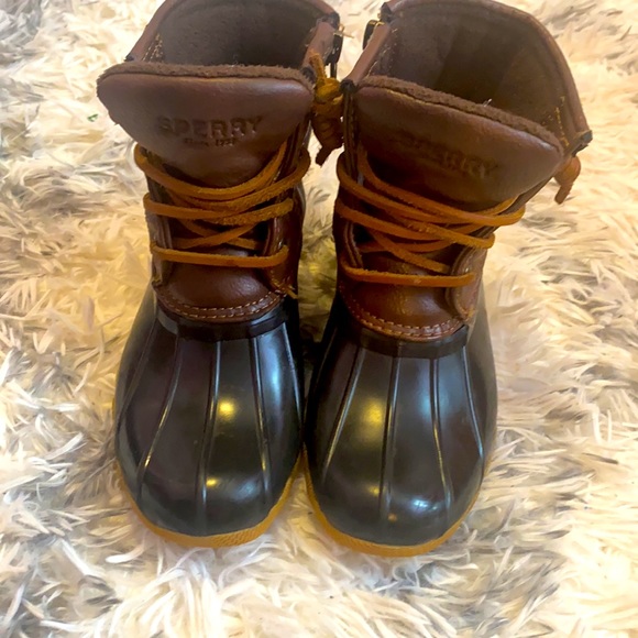 The shoes are in excellent conditions. - Picture 5 of 14